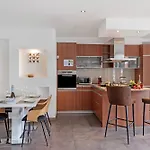 Art Apartment - Happy Rentals